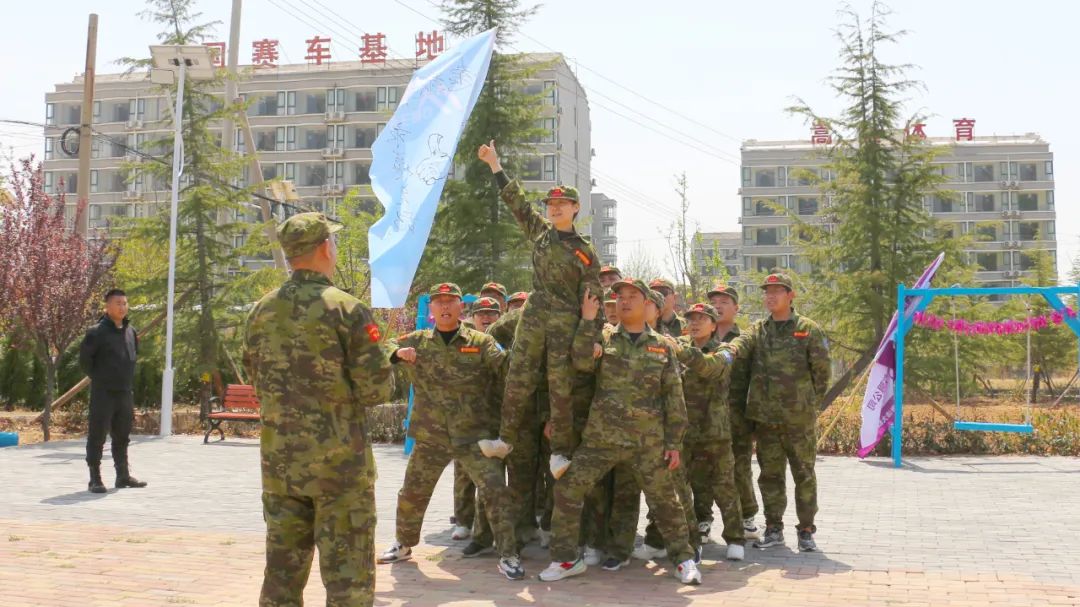 智能提升機搭配懸臂吊案例